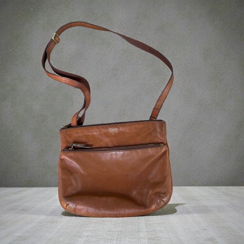 Fossil Vintage Brown Leather Small Medium Crossbody Bag Purse